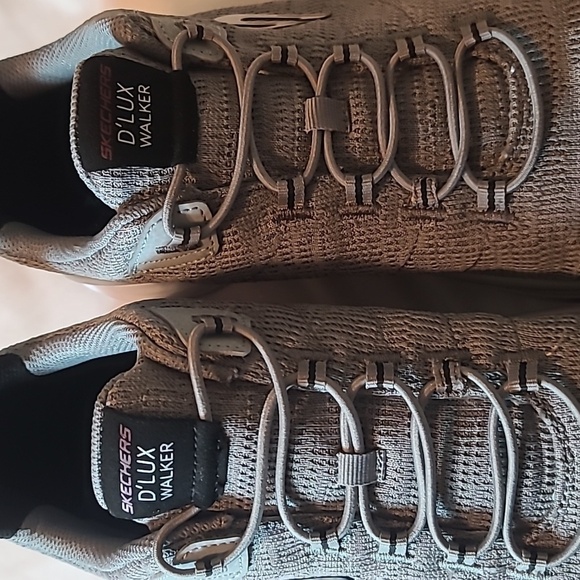 Skechers Men’s Size 13  D’Lux Walker Gray Shoes - Picture 8 of 9